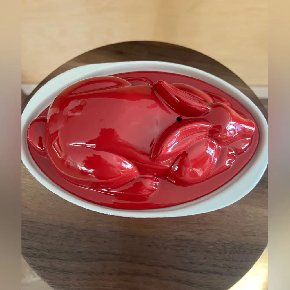 Chasseur Cast Iron Enameled Red Rabbit cookware/bakeware - Picture 3 of 10